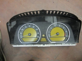 BMW - speedo cluster - 745